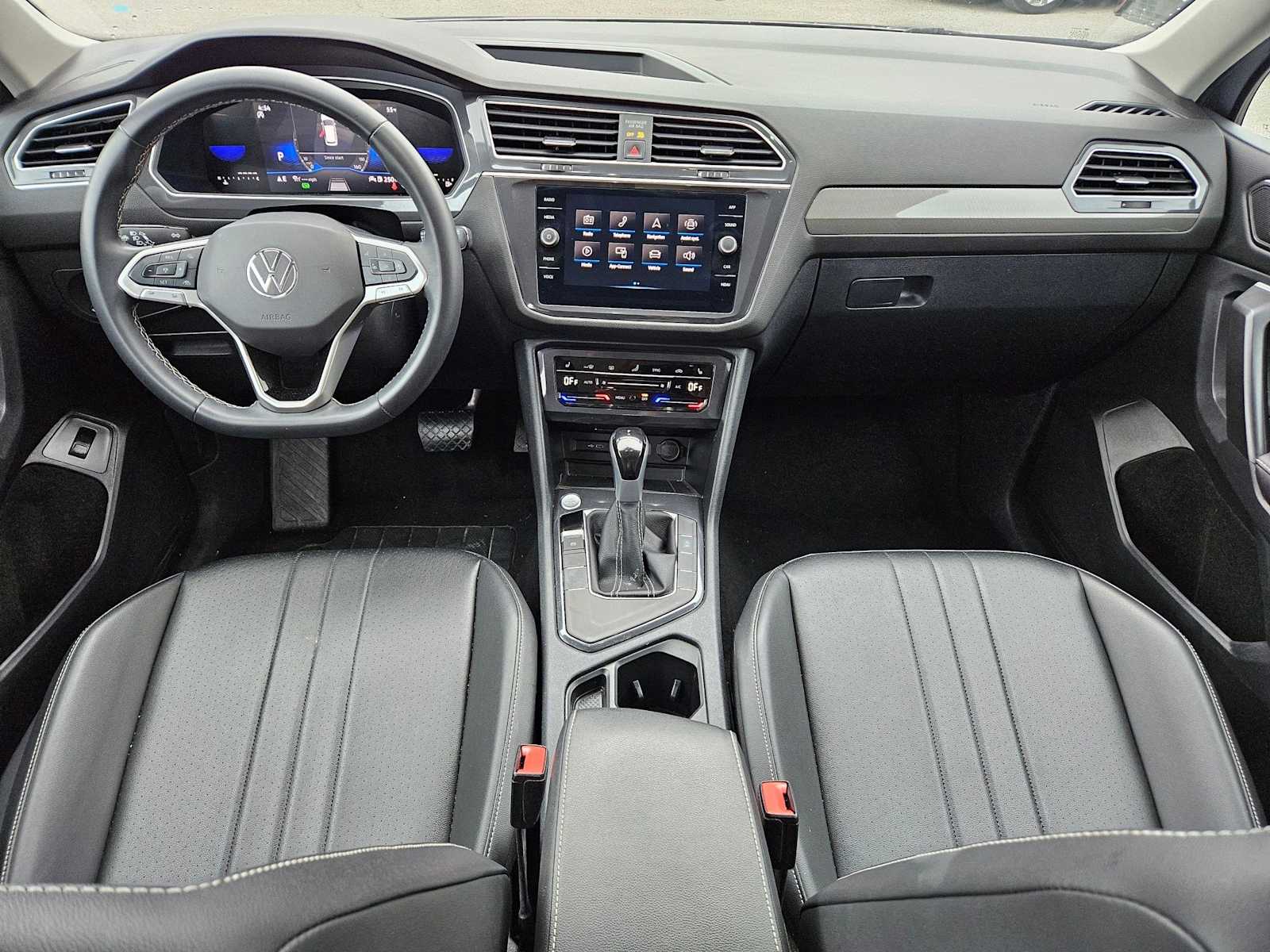 Thumbnail: 2024 Volkswagen Tiguan - 12