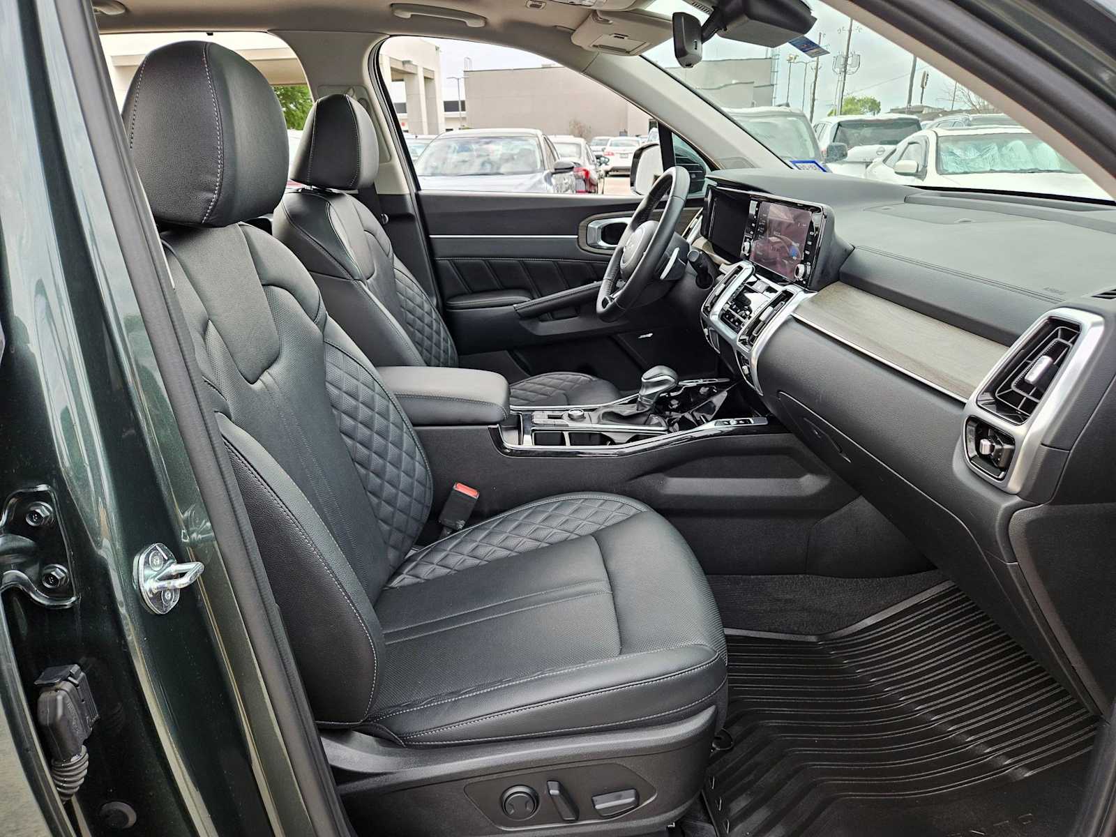 Thumbnail: 2023 Kia Sorento - 19