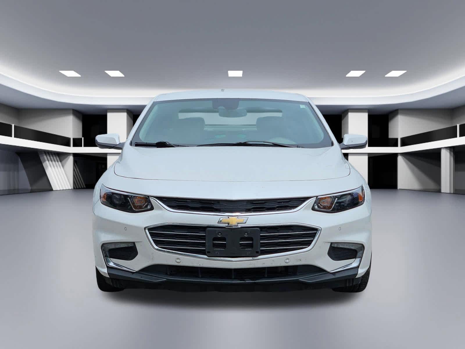 Thumbnail: 2018 Chevrolet Malibu - 8
