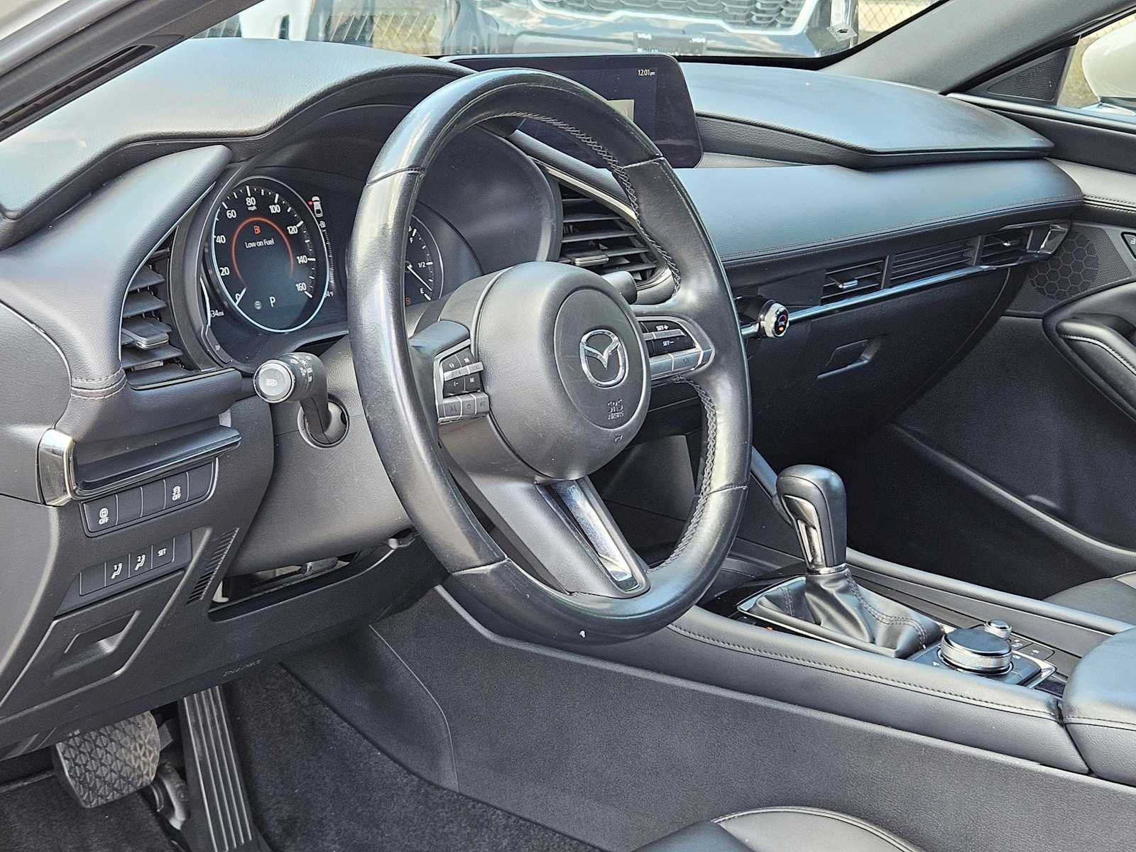 Thumbnail: 2022 Mazda Mazda3 - 2