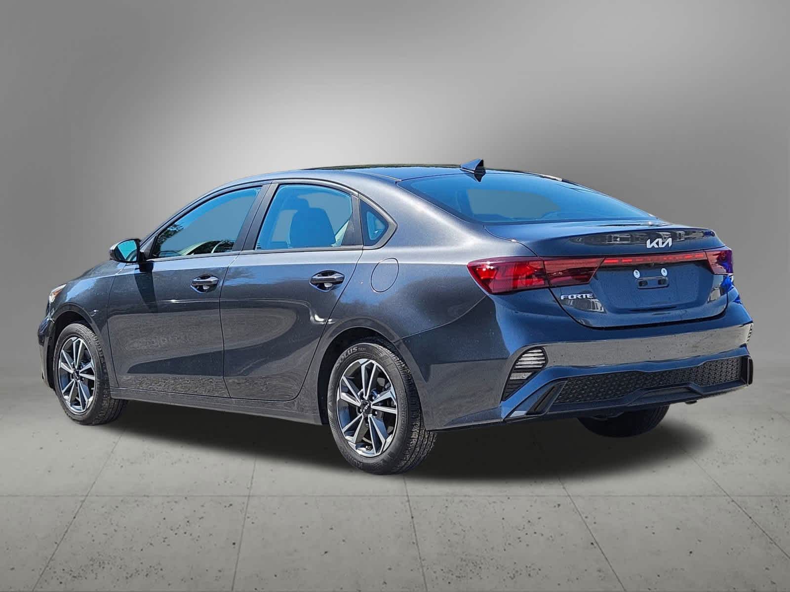 Thumbnail: 2023 Kia Forte - 3