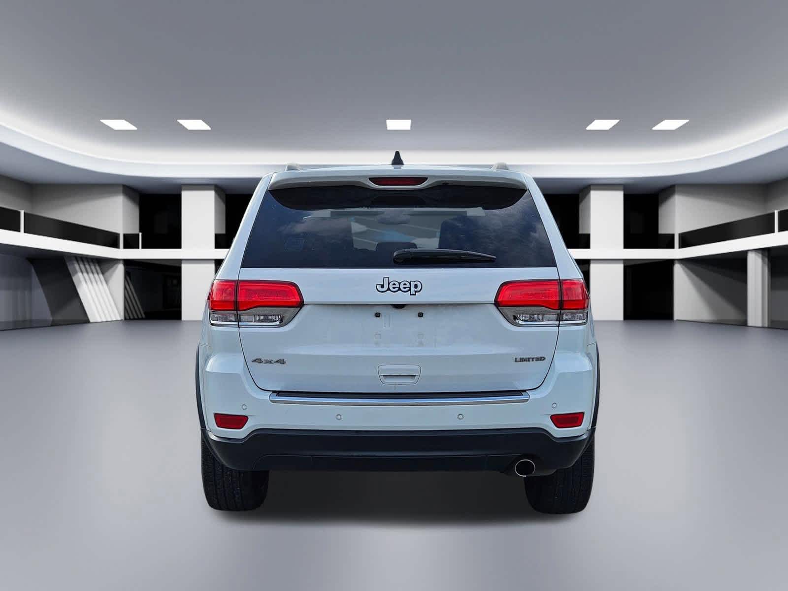 Thumbnail: 2018 Jeep Grand Cherokee - 3