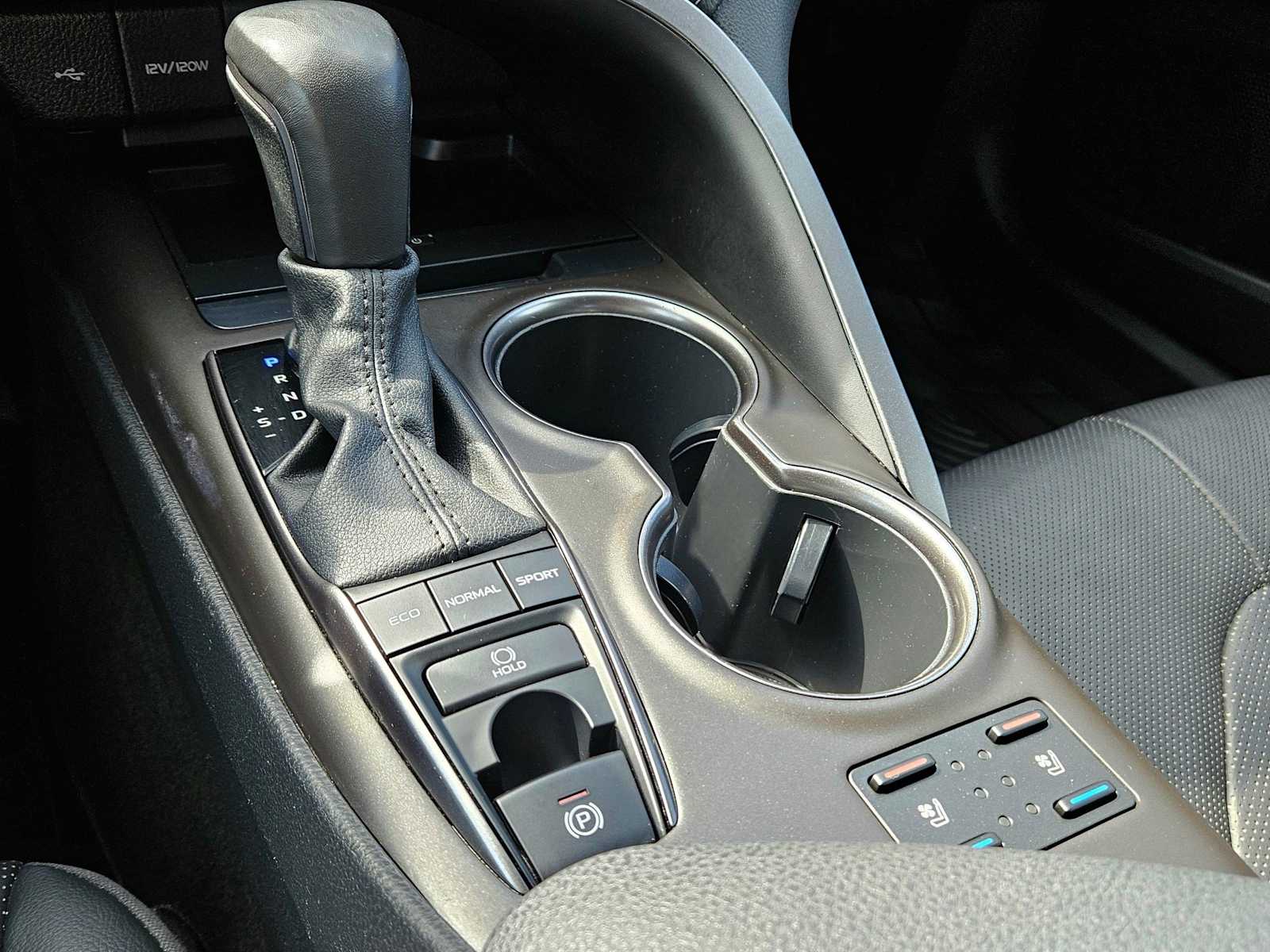 Thumbnail: 2022 Toyota Camry - 34