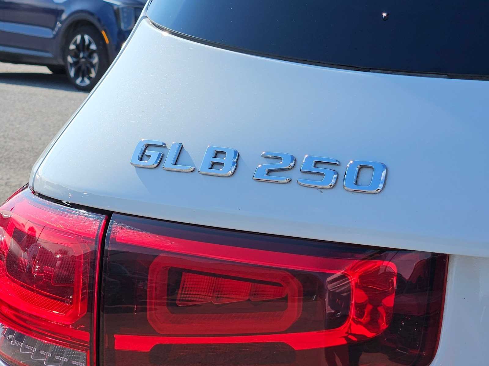 Thumbnail: 2023 Mercedes-Benz GLB - 11