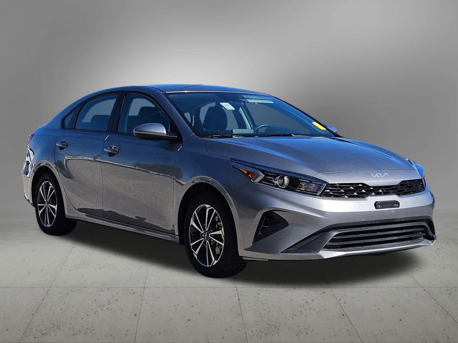 Thumbnail: 2024 Kia Forte - 8
