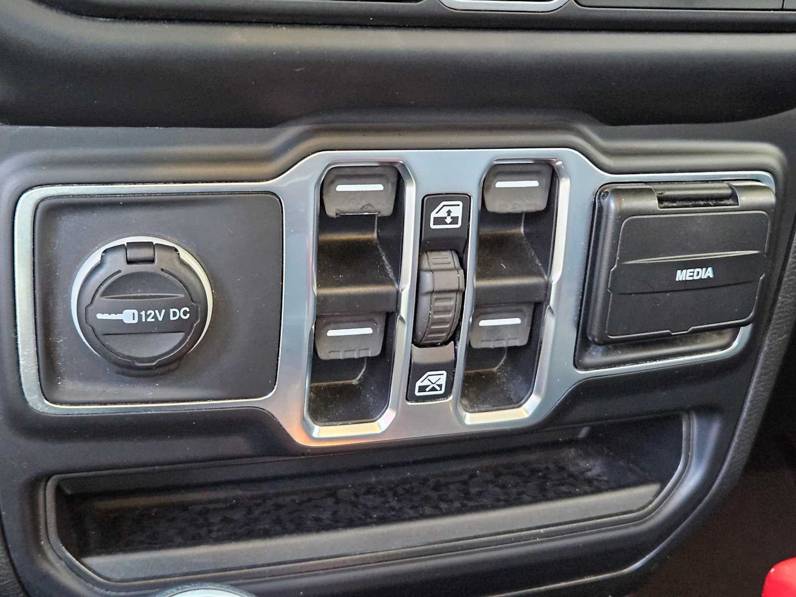 Thumbnail: 2023 Jeep Gladiator - 30