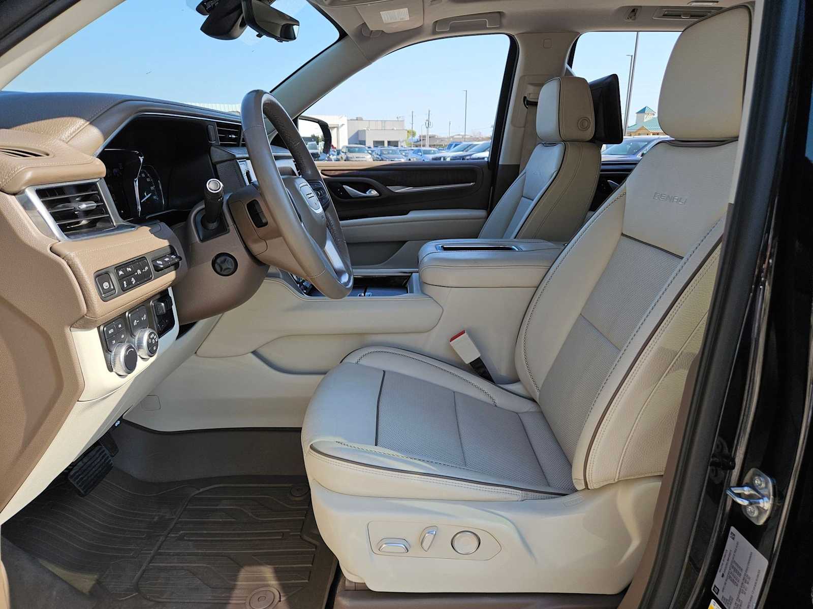 Thumbnail: 2021 GMC Yukon - 17