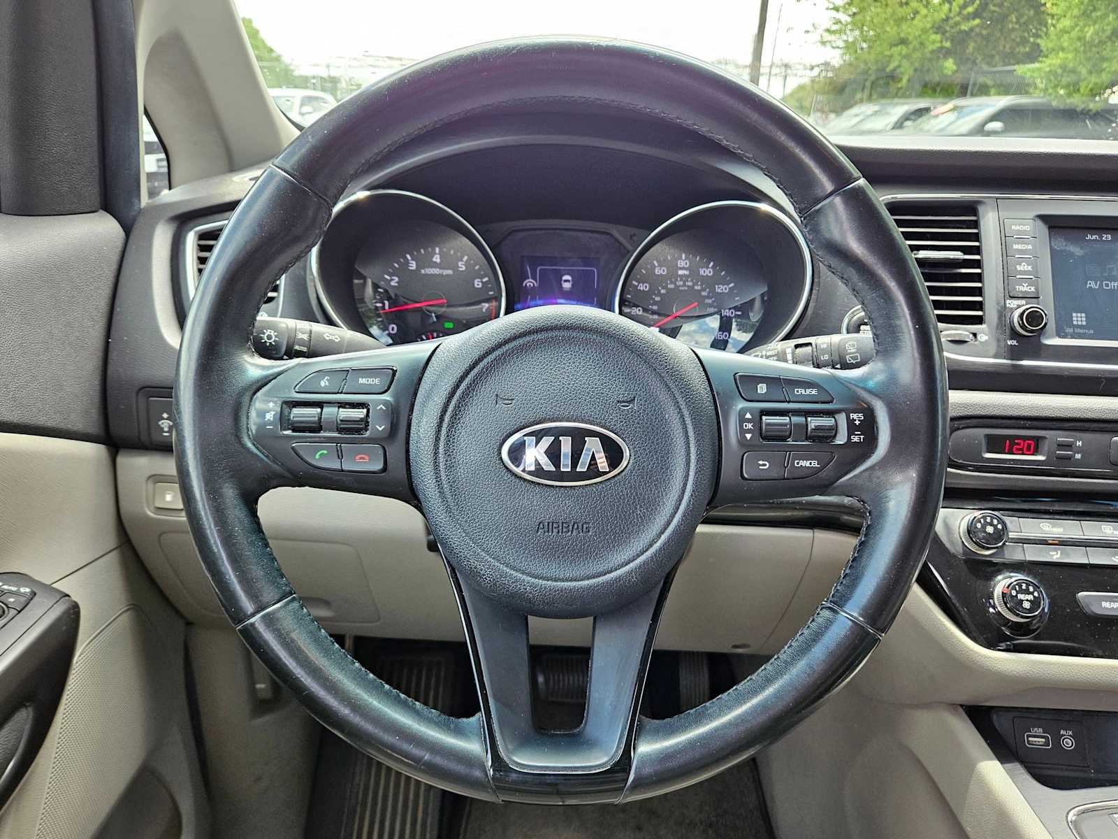 Thumbnail: 2017 Kia Sedona - 17