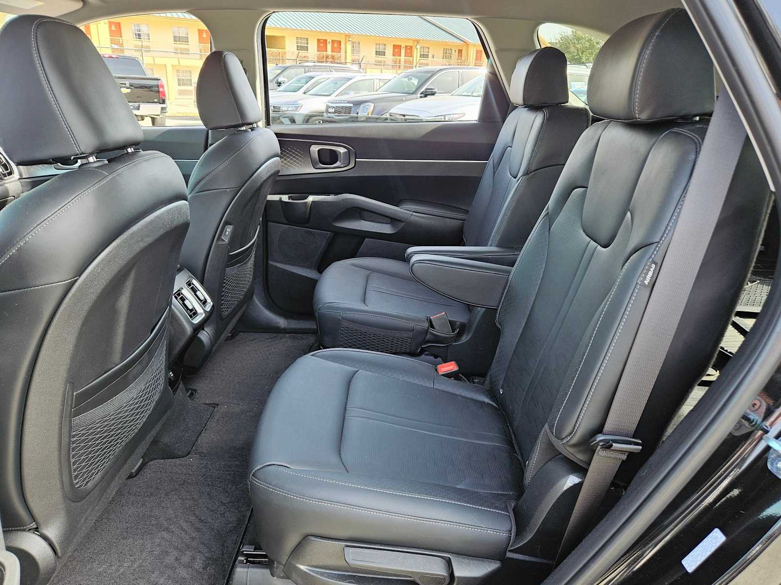 Thumbnail: 2025 Kia Sorento - 17