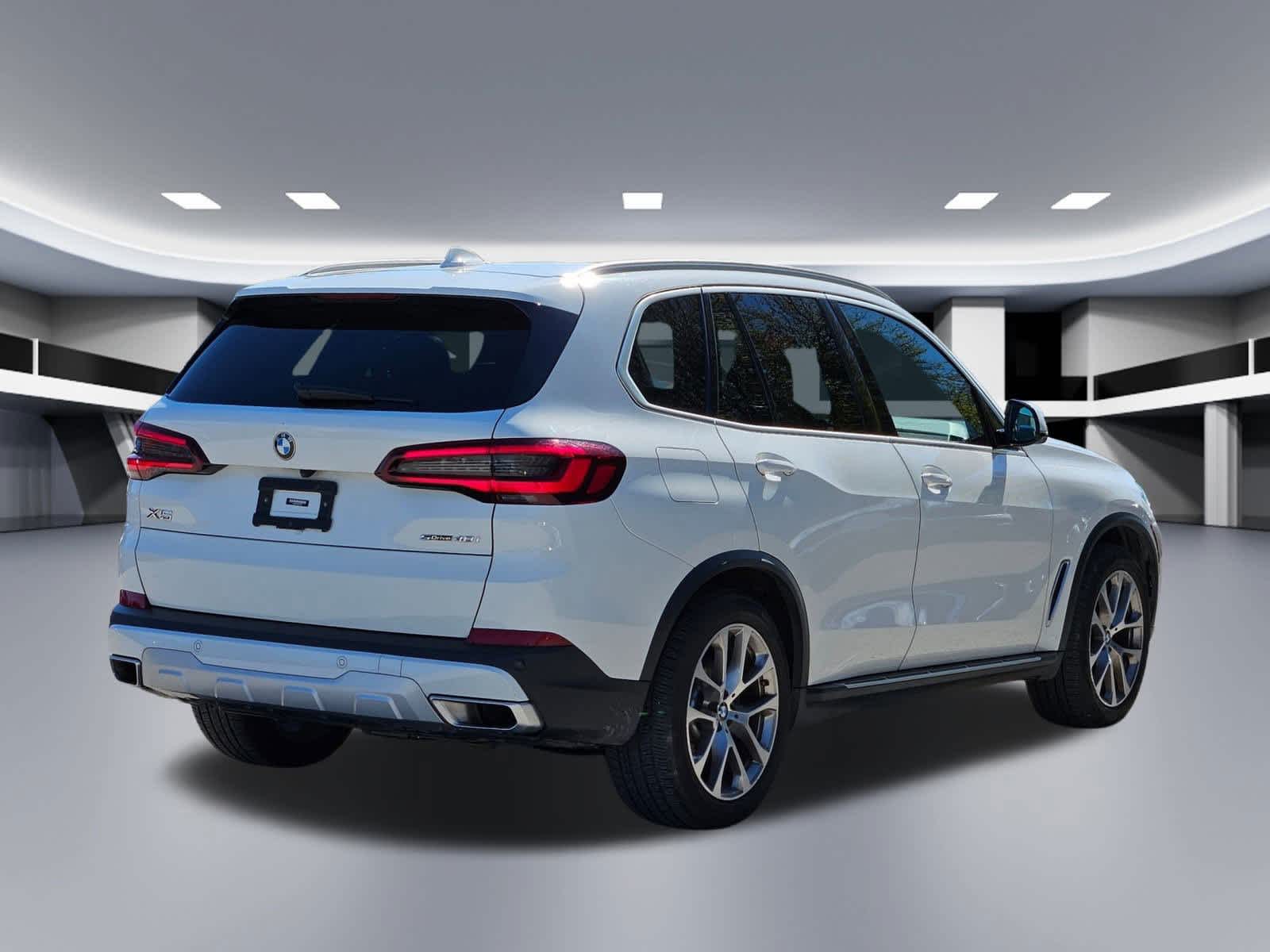 Thumbnail: 2023 BMW X5 - 6