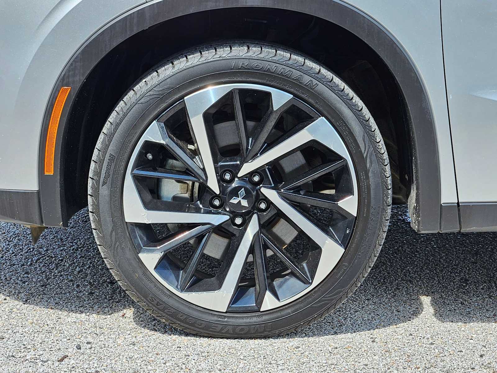Thumbnail: 2022 Mitsubishi Outlander - 13