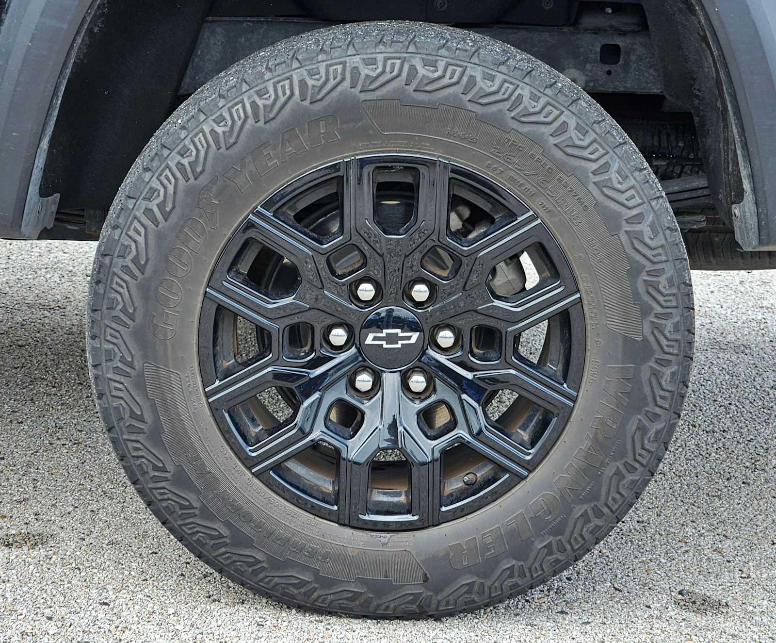 Thumbnail: 2023 Chevrolet Colorado - 13