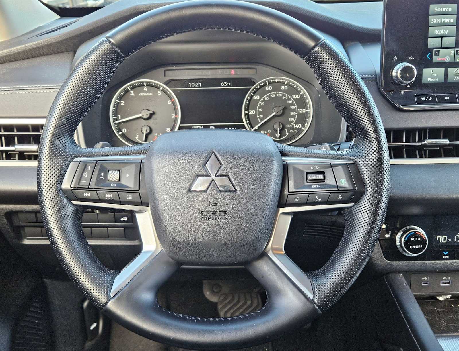 Thumbnail: 2022 Mitsubishi Outlander - 25