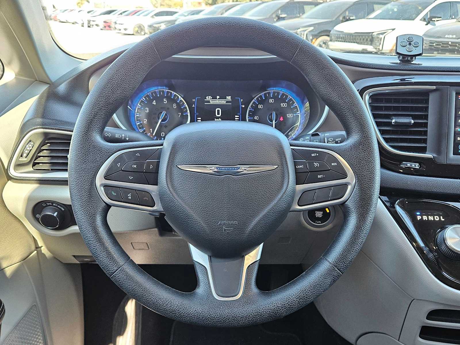 Thumbnail: 2020 Chrysler Voyager - 14