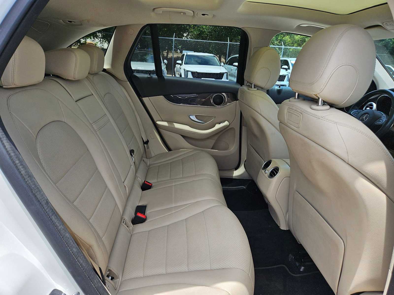 Thumbnail: 2019 Mercedes-Benz GLC - 21