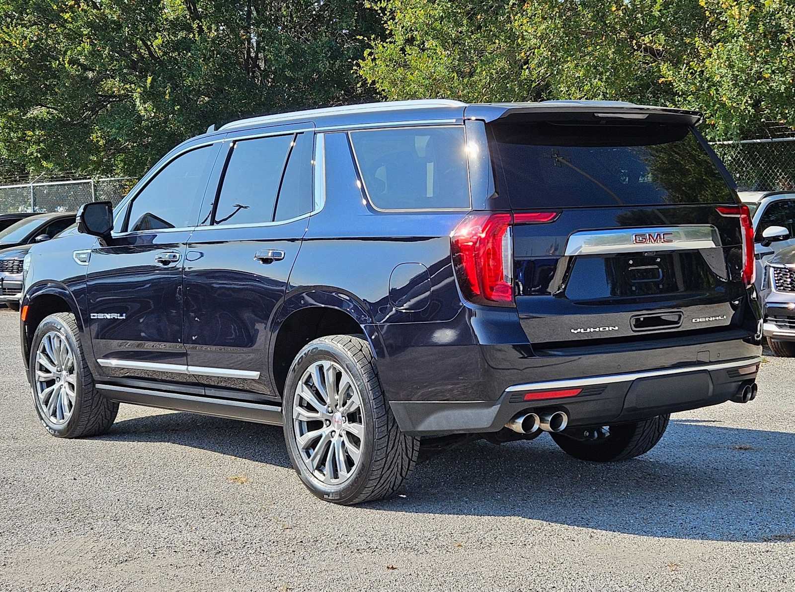 2021 Gmc Yukon Denali photo 3
