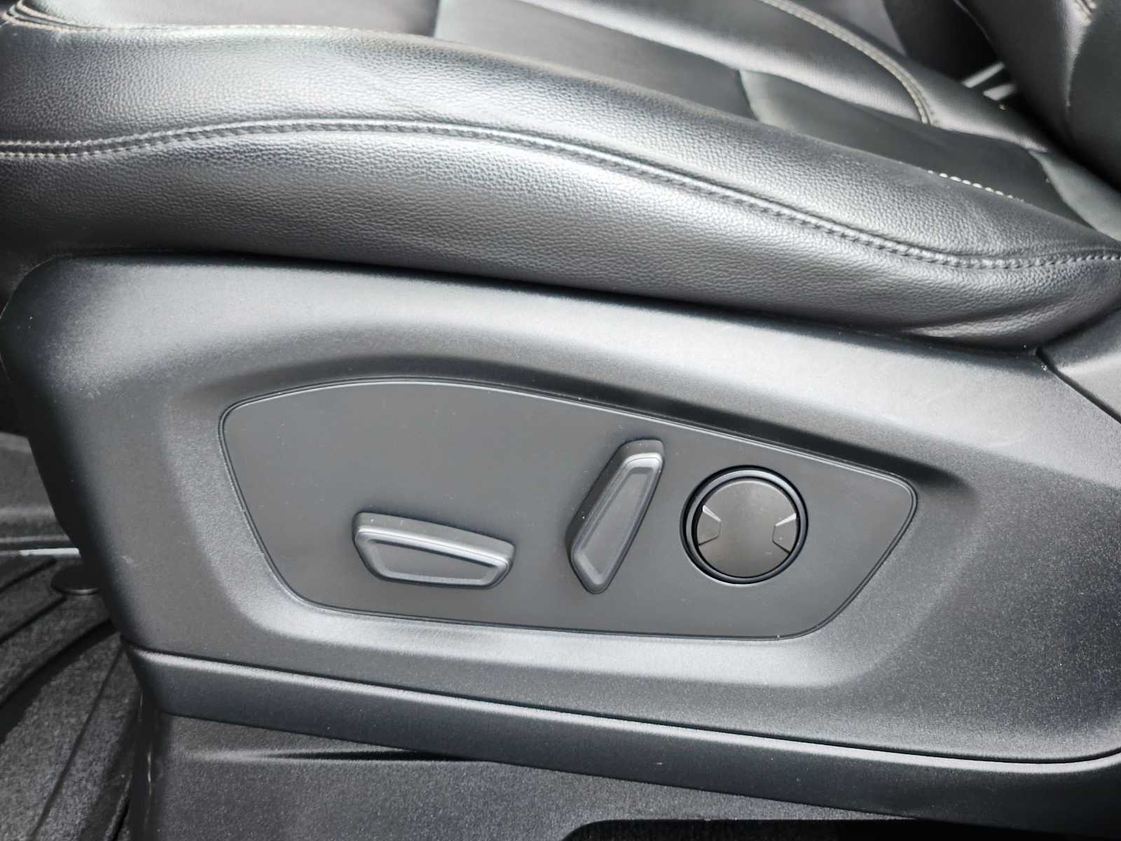 Thumbnail: 2020 Ford Explorer - 17