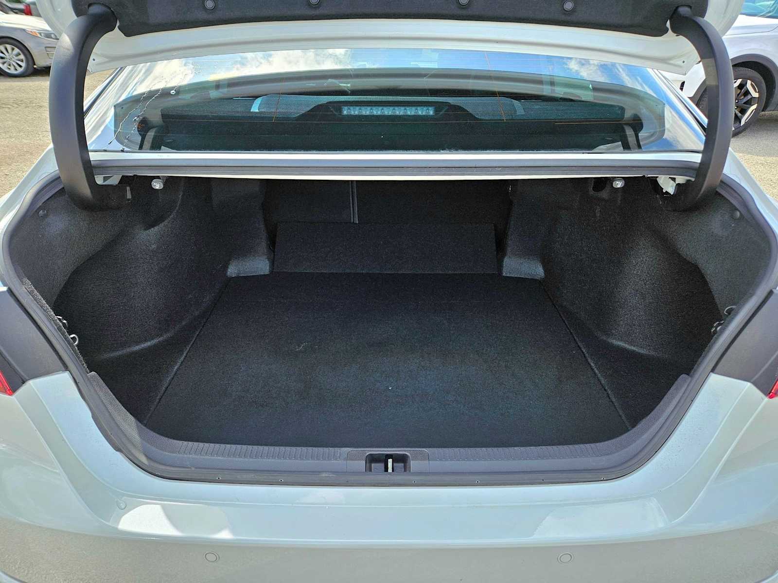 Thumbnail: 2022 Toyota Camry - 36