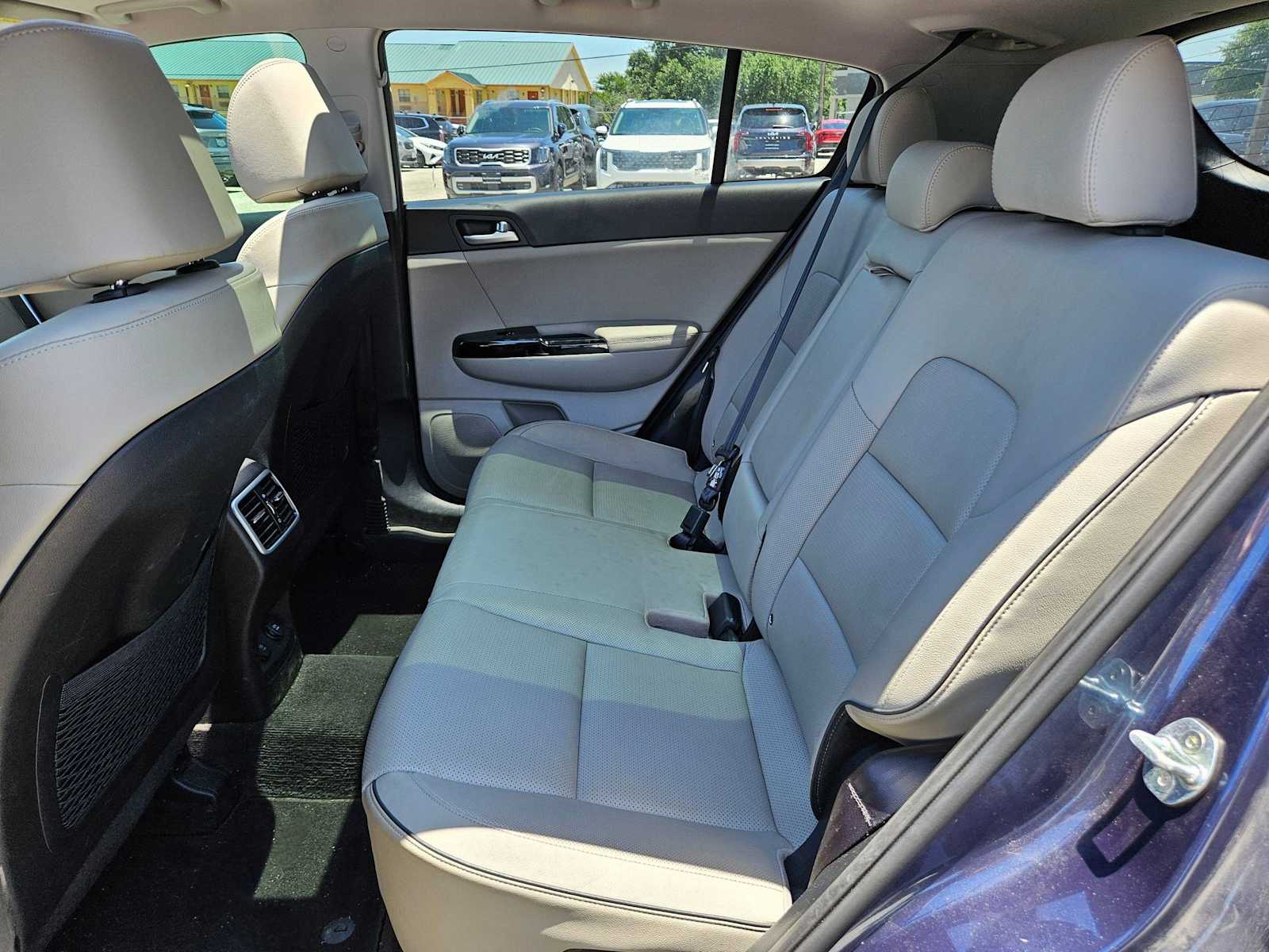 2022 Kia Sportage EX 16