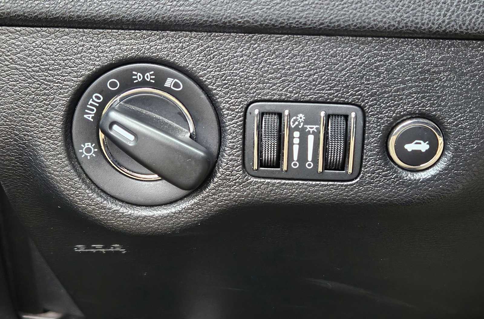 Thumbnail: 2023 Chrysler 300 - 22