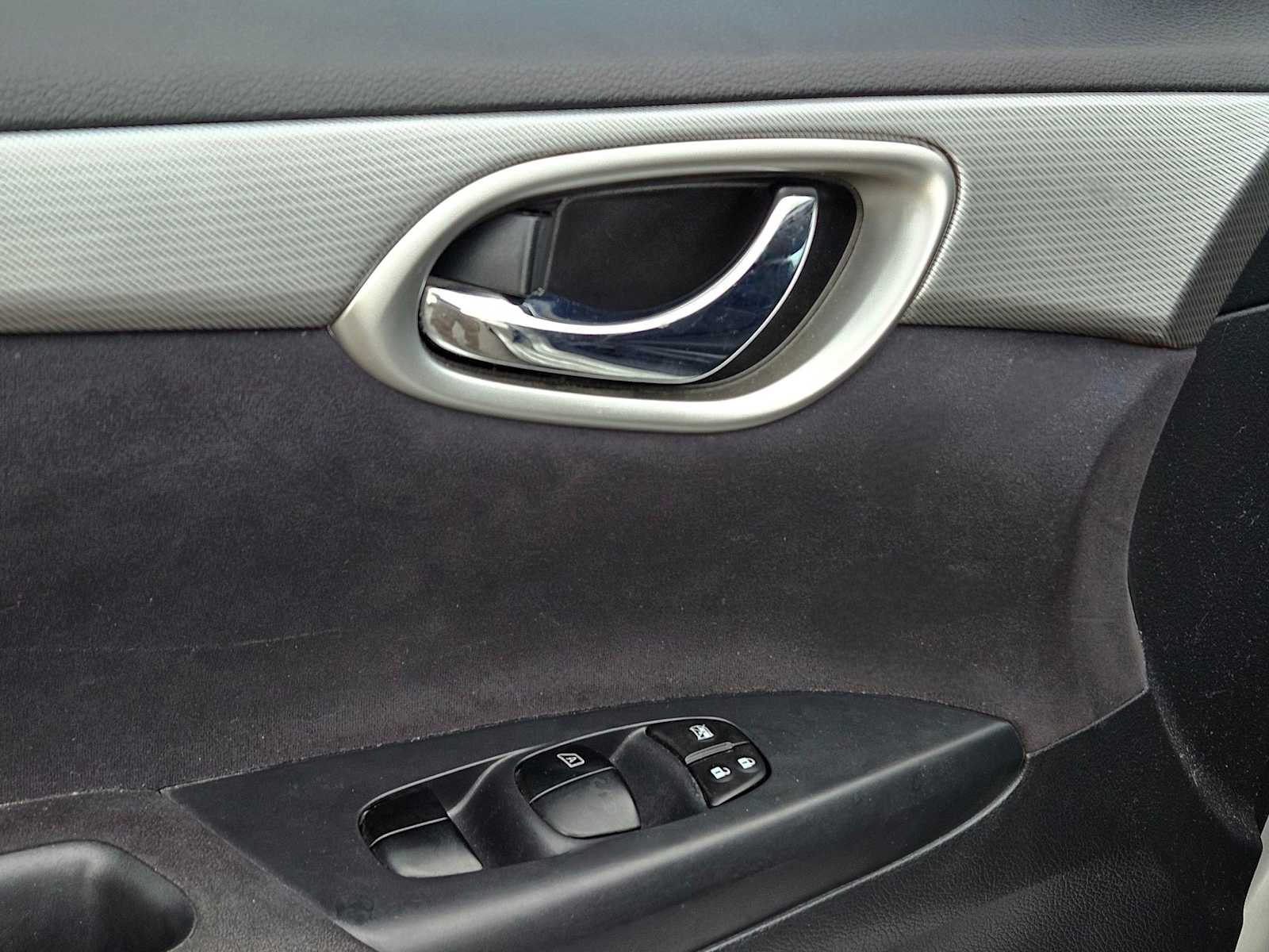 Thumbnail: 2014 Nissan Sentra - 23