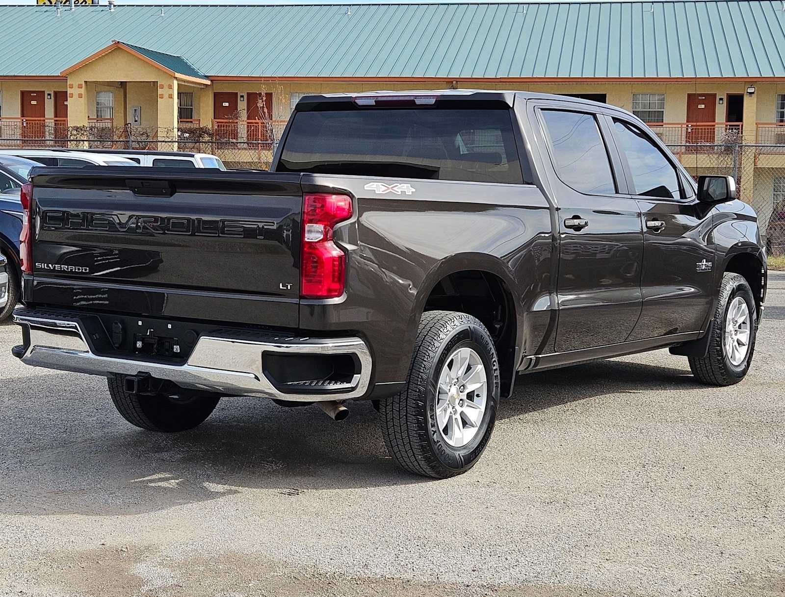 Thumbnail: 2021 Chevrolet Silverado 1500 - 6