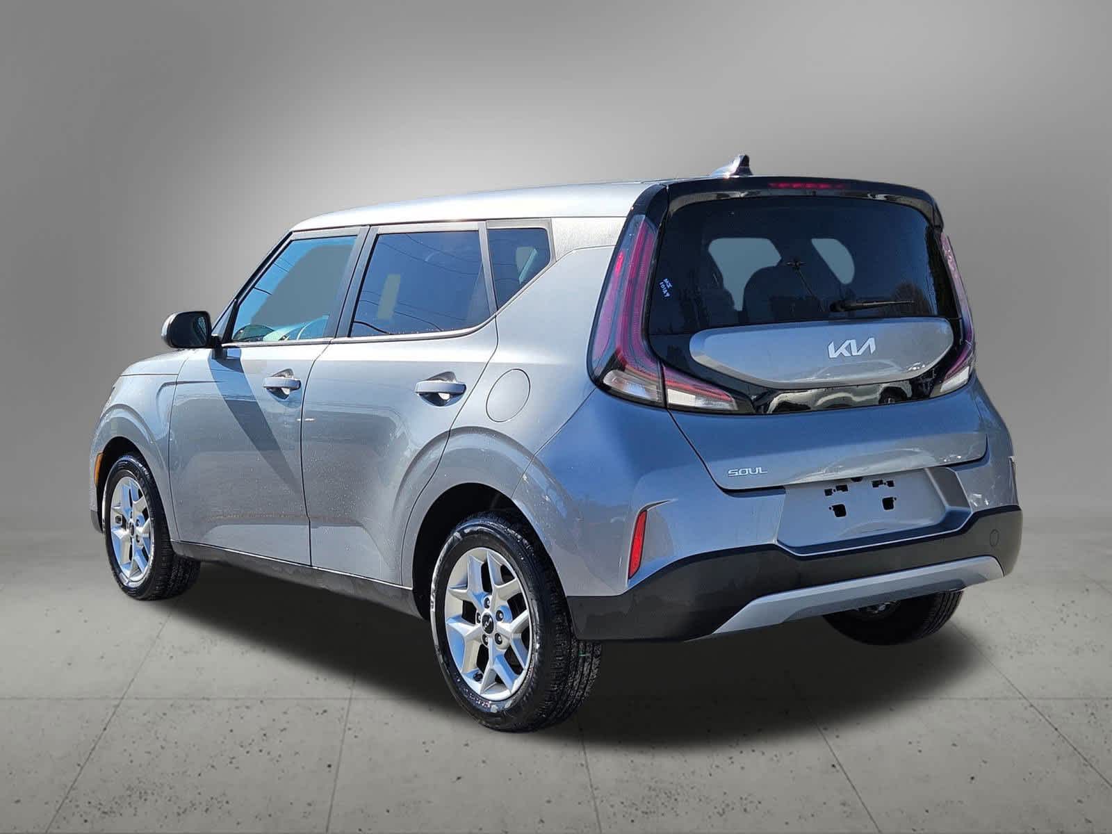 Thumbnail: 2023 Kia Soul - 4