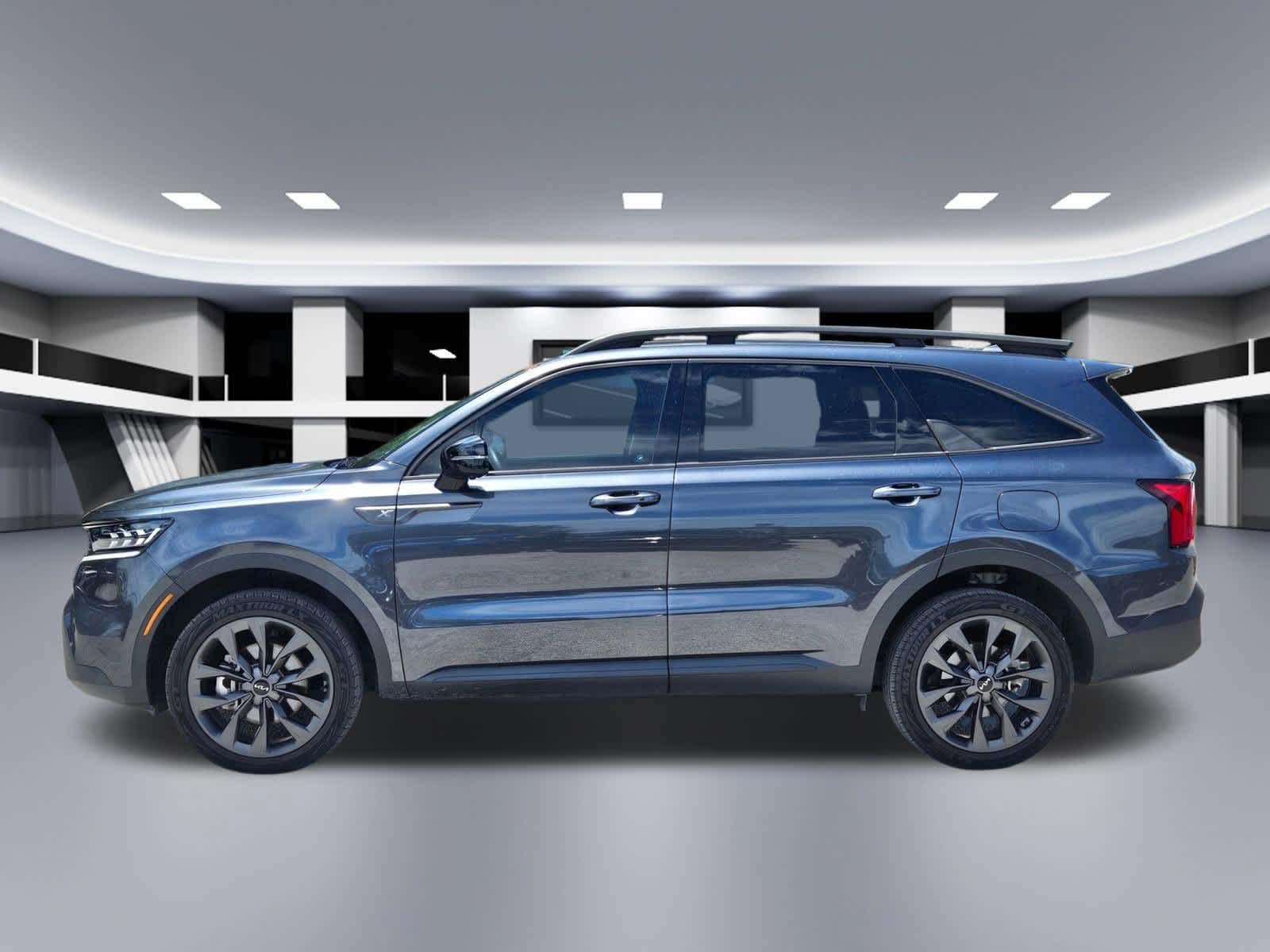 Thumbnail: 2023 Kia Sorento - 3