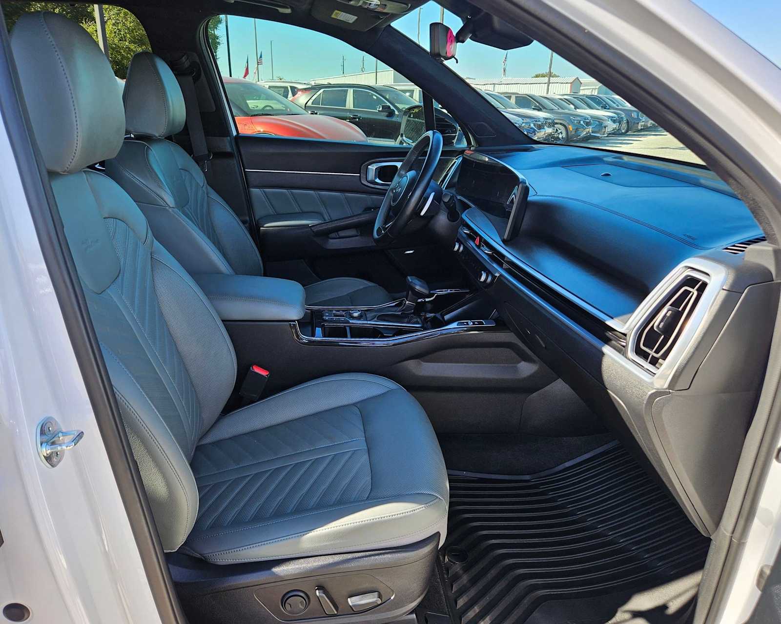 Thumbnail: 2024 Kia Sorento - 25