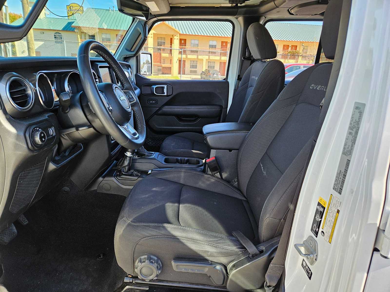 Thumbnail: 2023 Jeep Gladiator - 15