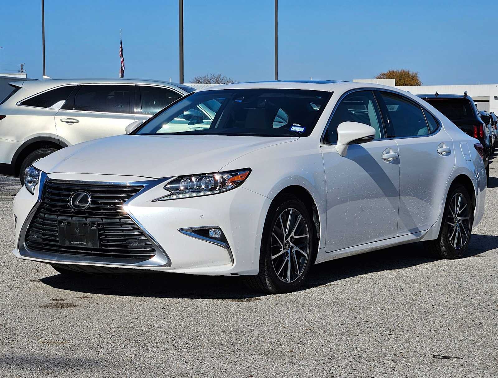 Thumbnail: 2018 Lexus ES - 10