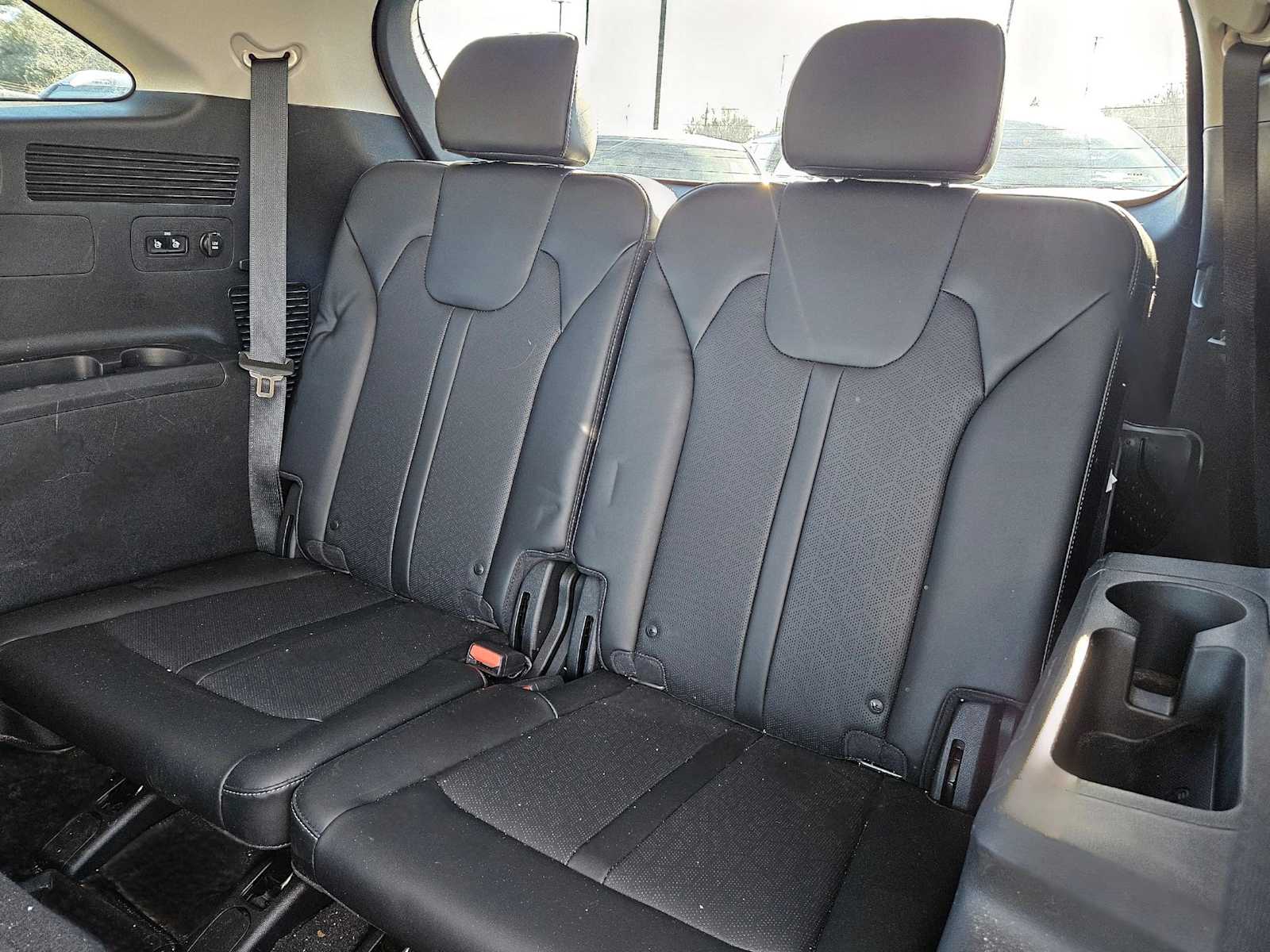 Thumbnail: 2023 Kia Sorento - 20