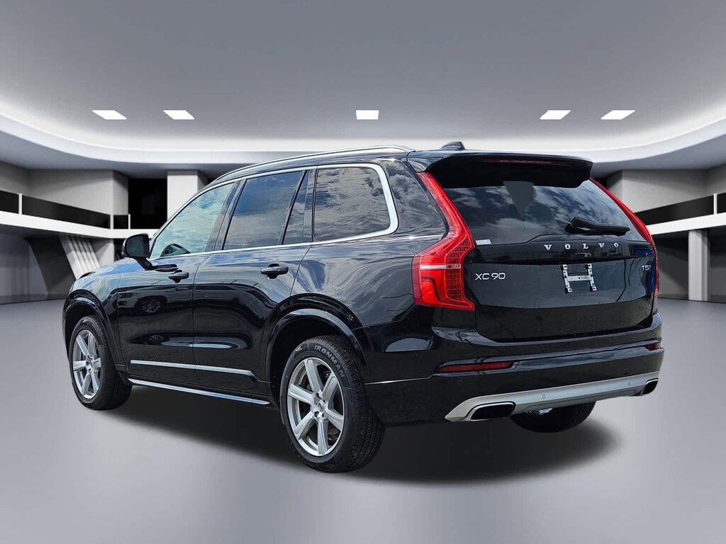 Used 2021 Volvo XC90 T5 Momentum 7 Passenger SUV