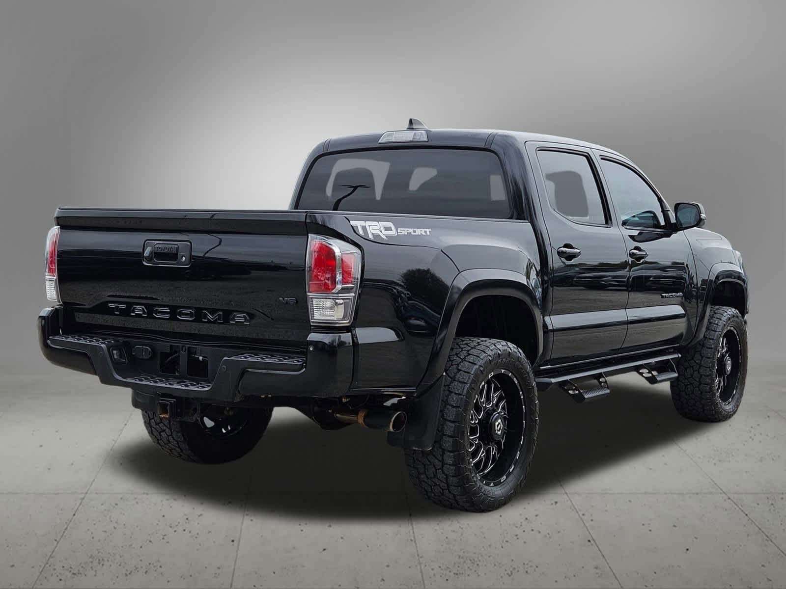 Thumbnail: 2022 Toyota Tacoma - 6