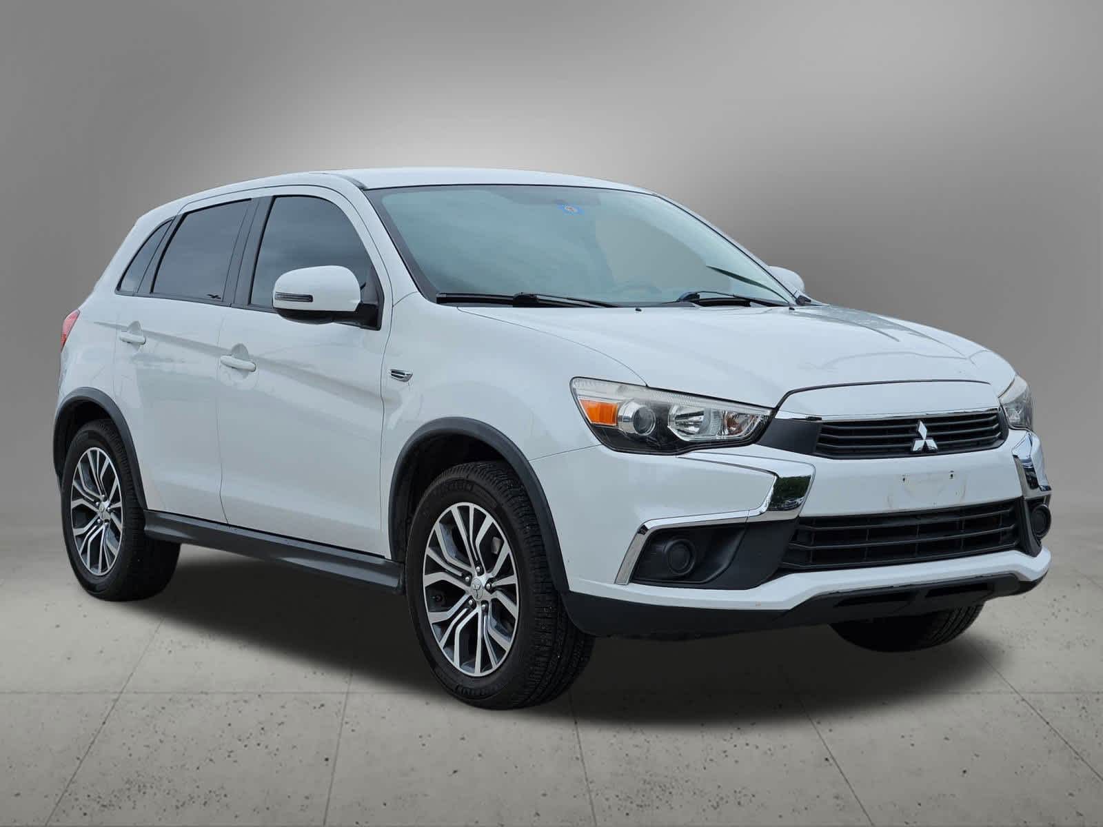 Thumbnail: 2017 Mitsubishi Outlander Sport - 8