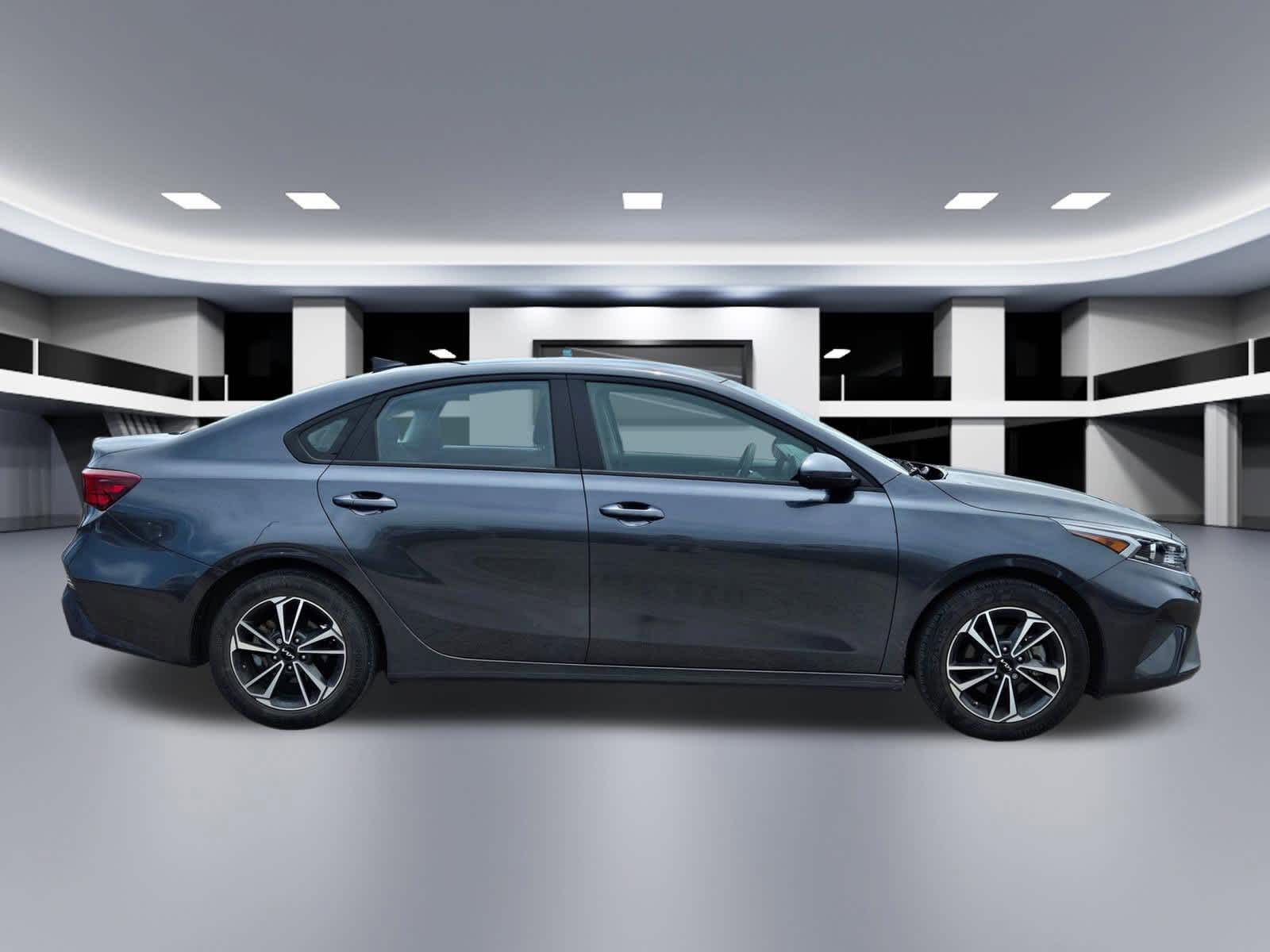 Thumbnail: 2024 Kia Forte - 7