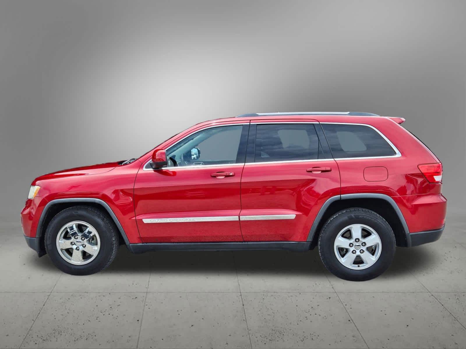 Thumbnail: 2011 Jeep Grand Cherokee - 3