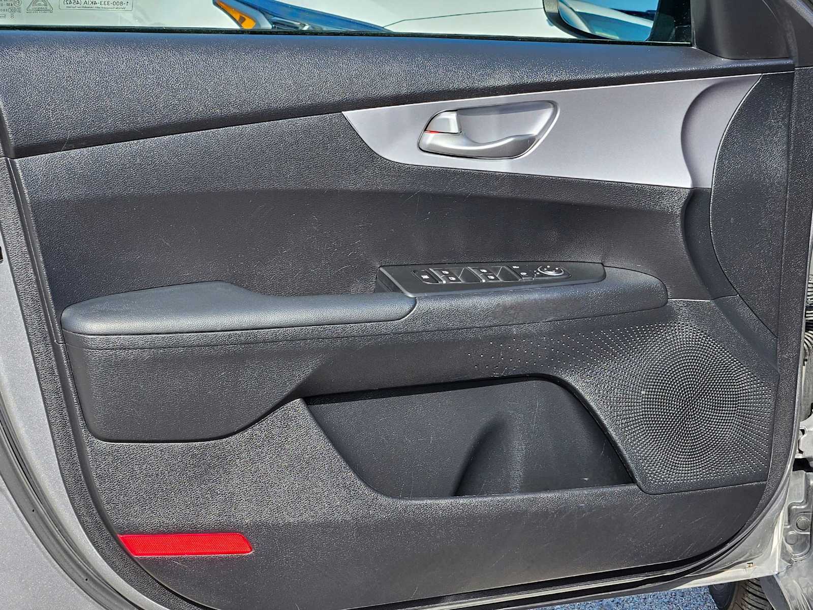 Thumbnail: 2024 Kia Forte - 16