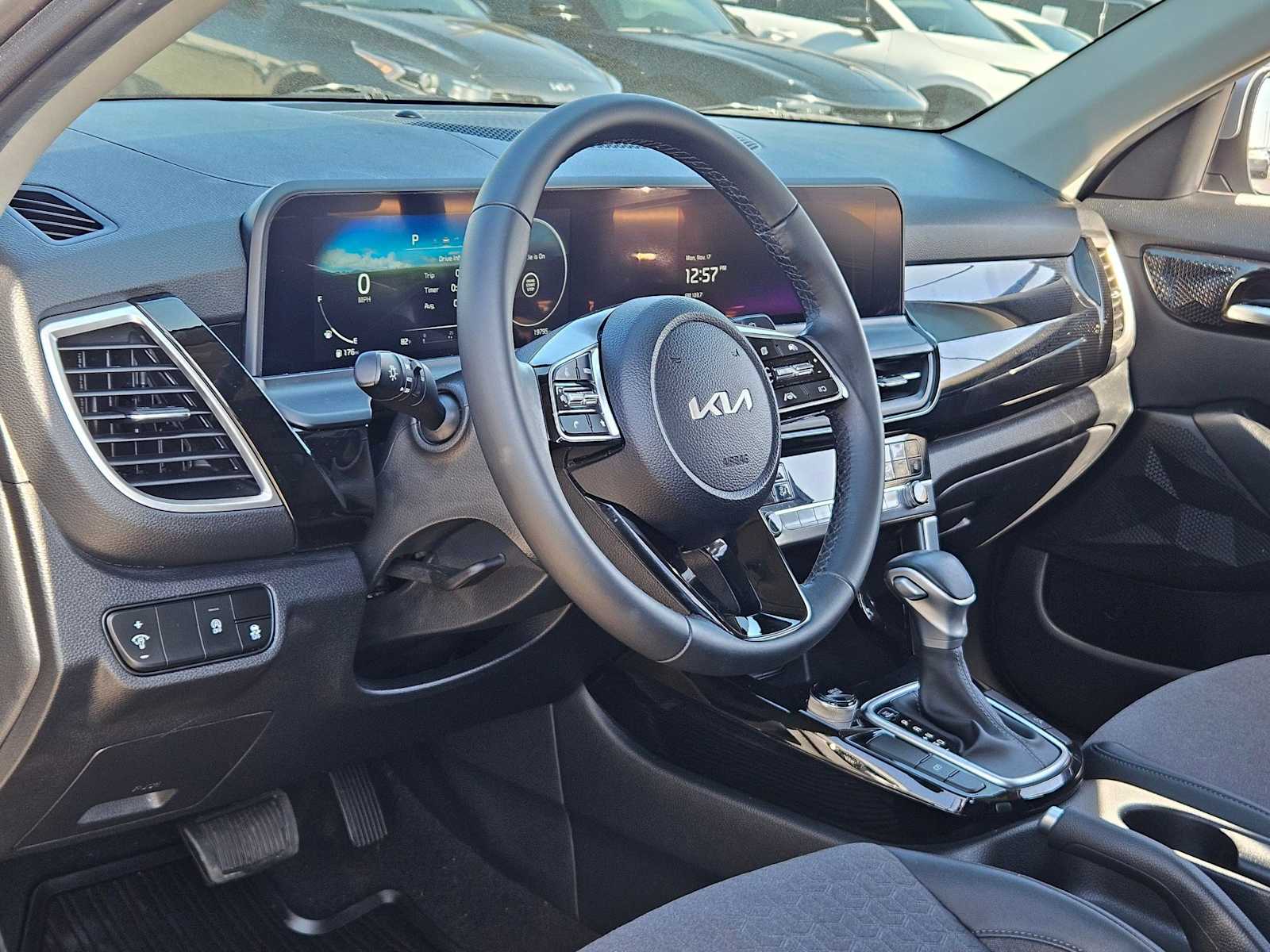 Thumbnail: 2024 Kia Seltos - 2