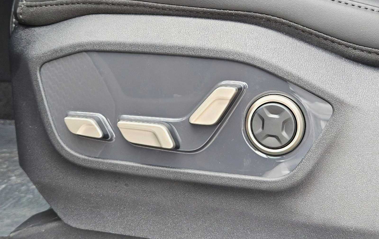 Thumbnail: 2027 Kia Telluride - 18