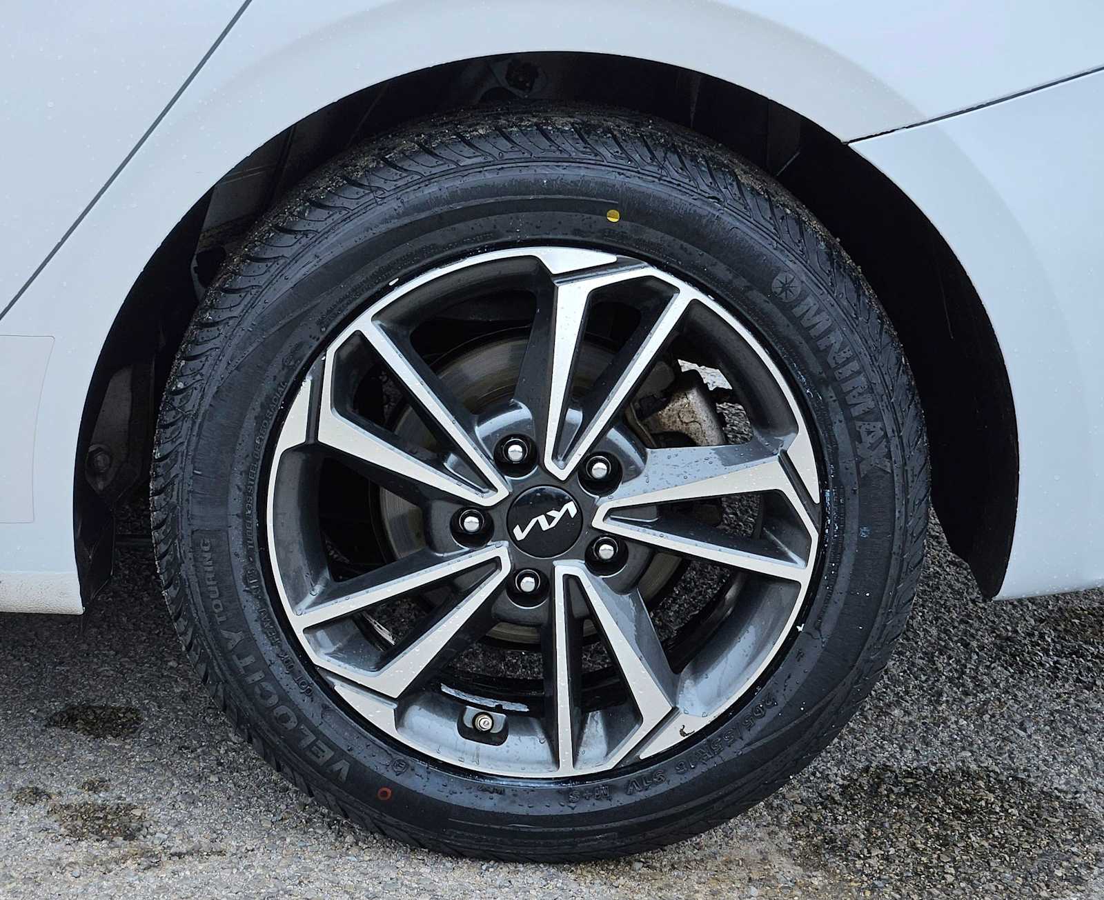 Thumbnail: 2024 Kia Forte - 13