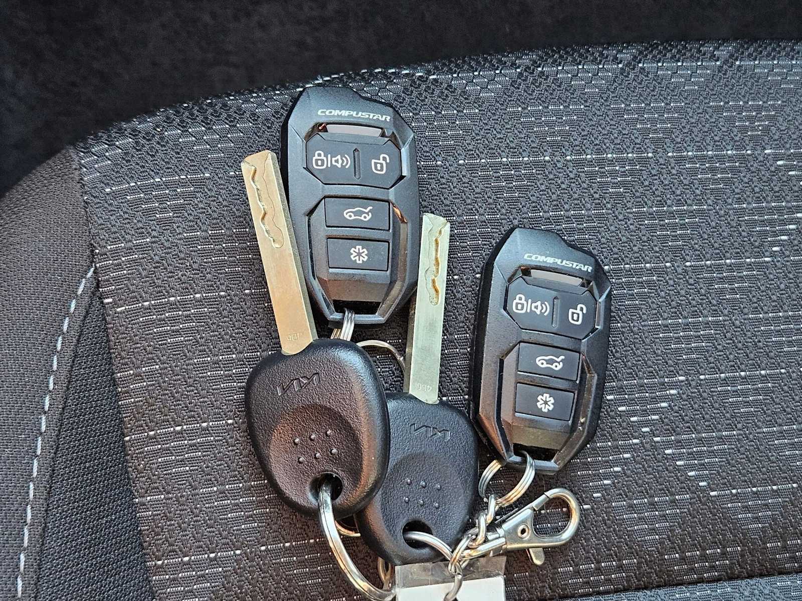 Thumbnail: 2023 Kia Rio - 32