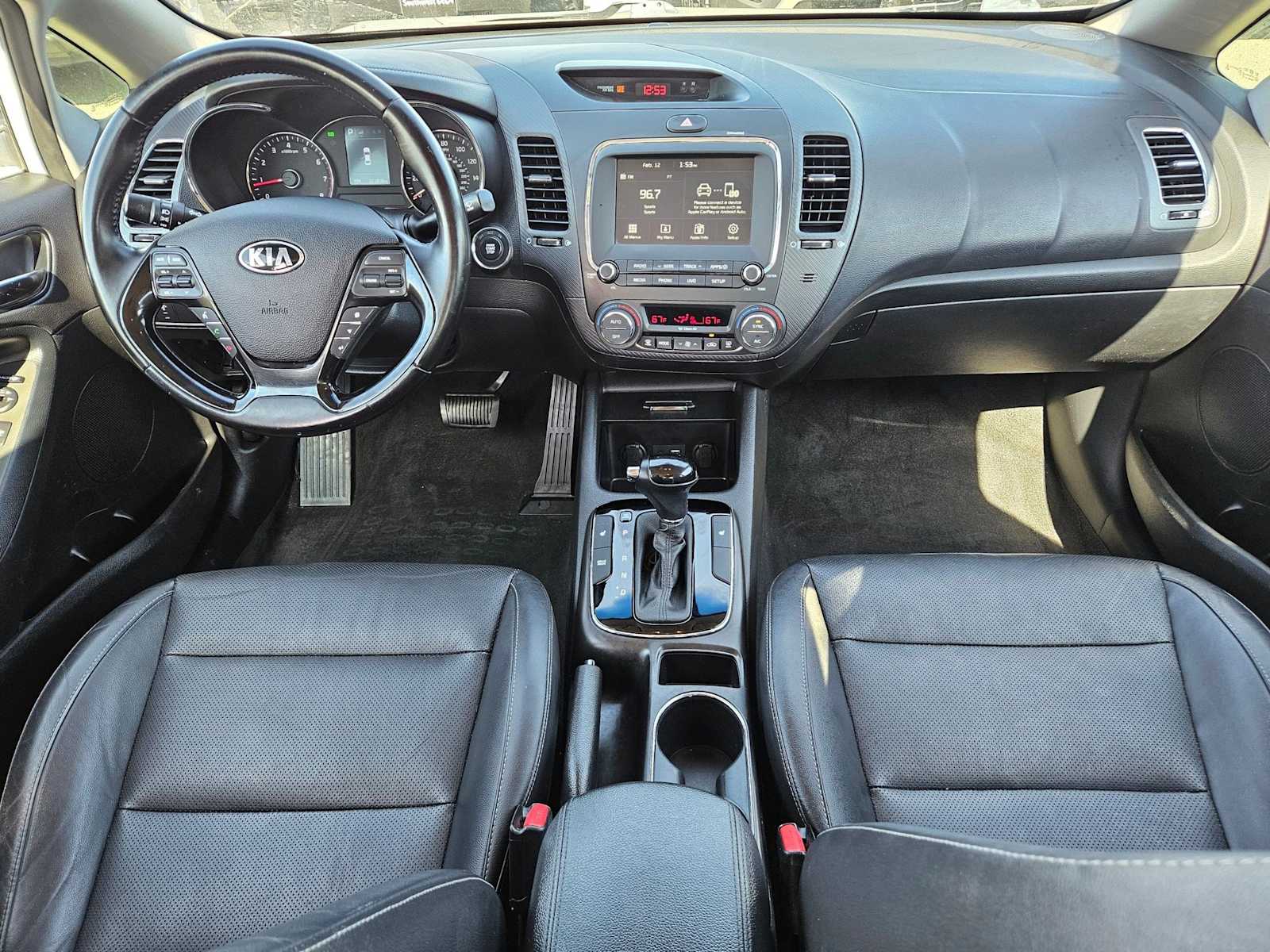 Thumbnail: 2017 Kia Forte - 15