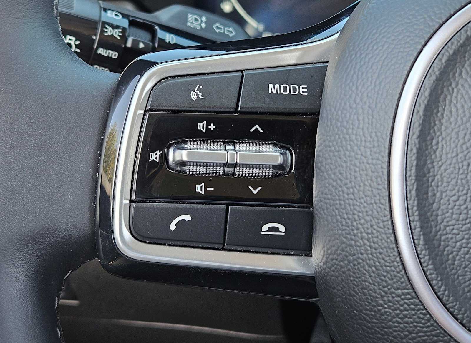 Thumbnail: 2023 Kia Sorento - 24