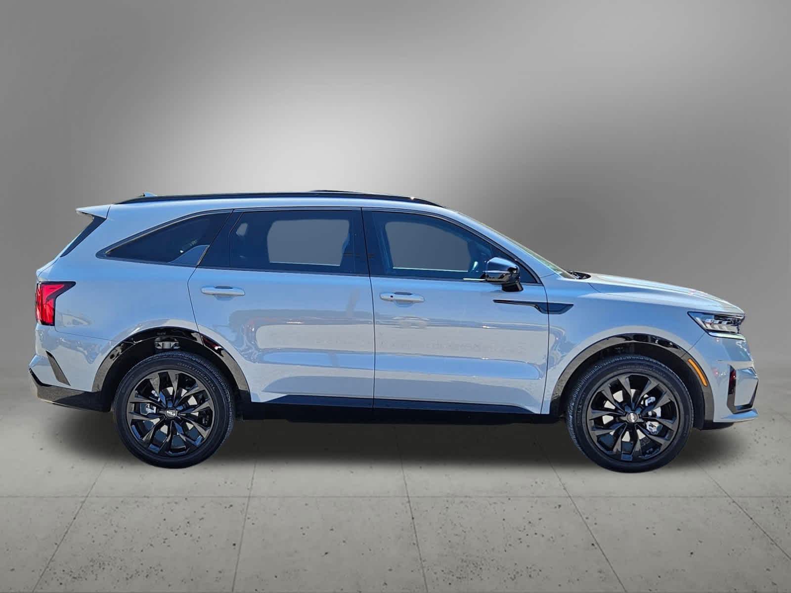 Thumbnail: 2023 Kia Sorento - 6