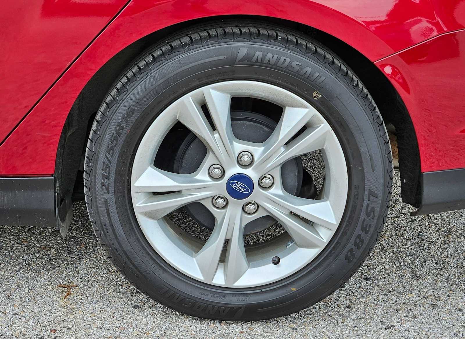 Thumbnail: 2014 Ford Focus - 13