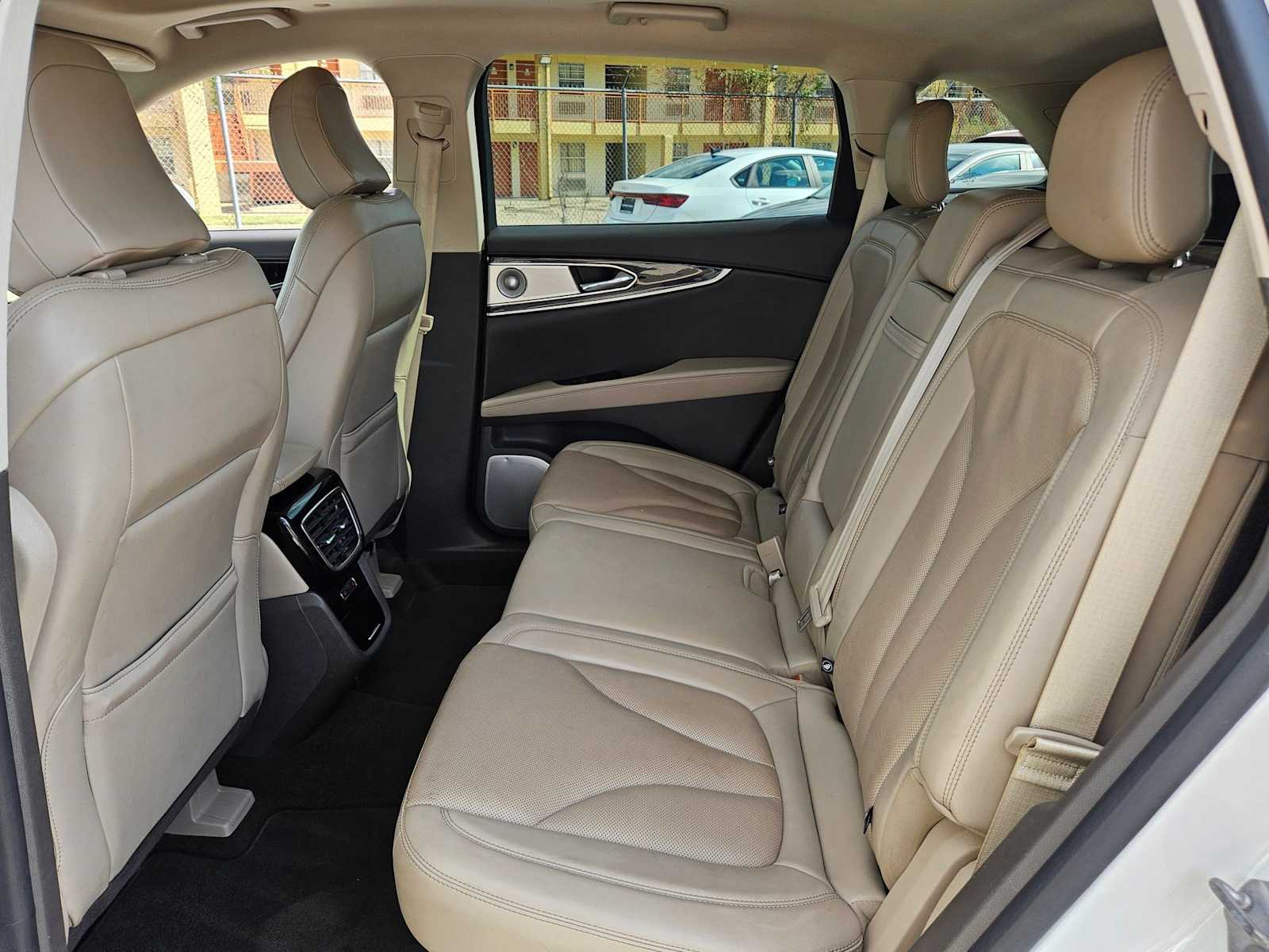 Thumbnail: 2022 Lincoln Nautilus - 20