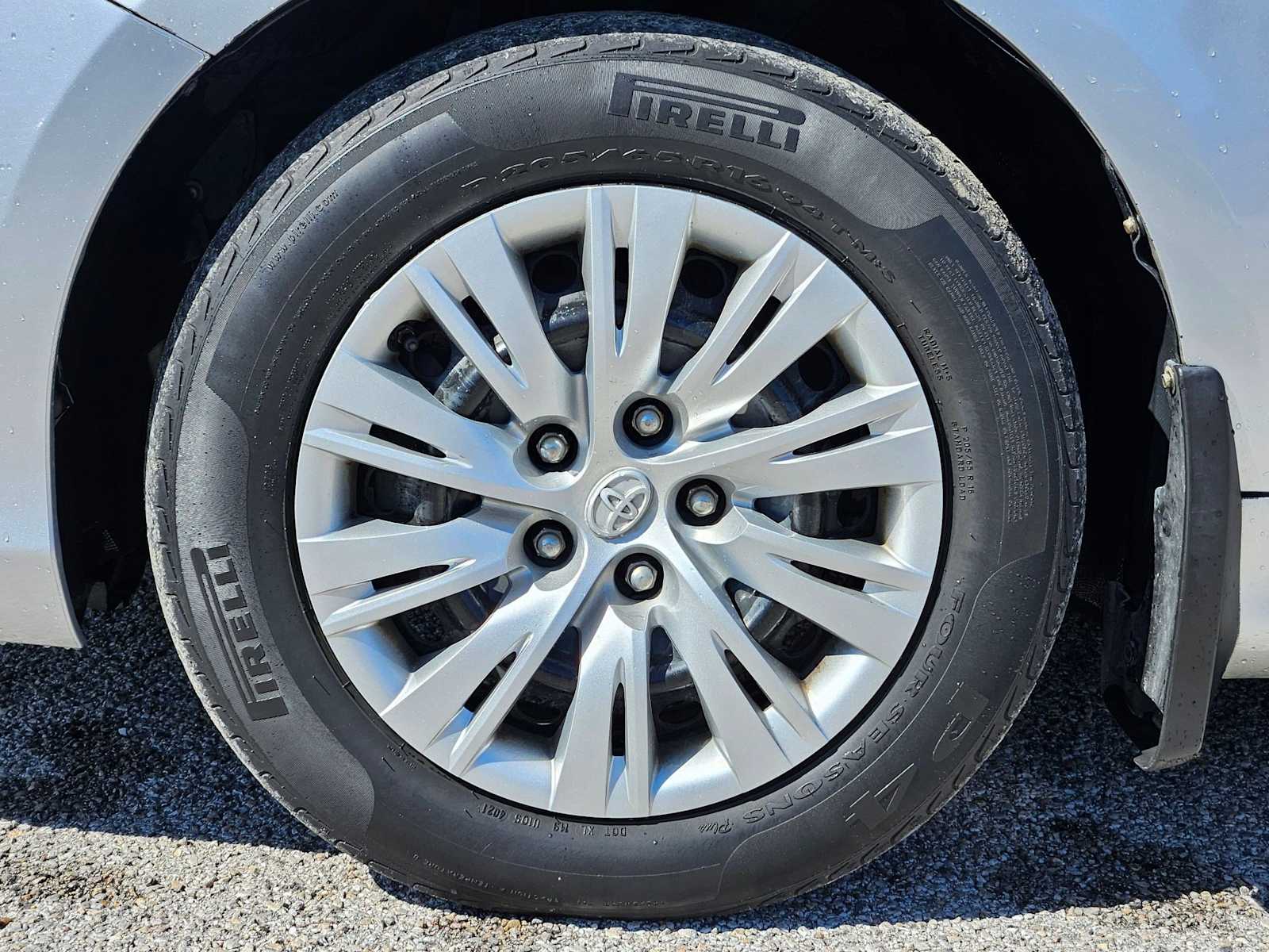 Thumbnail: 2014 Toyota Camry - 12