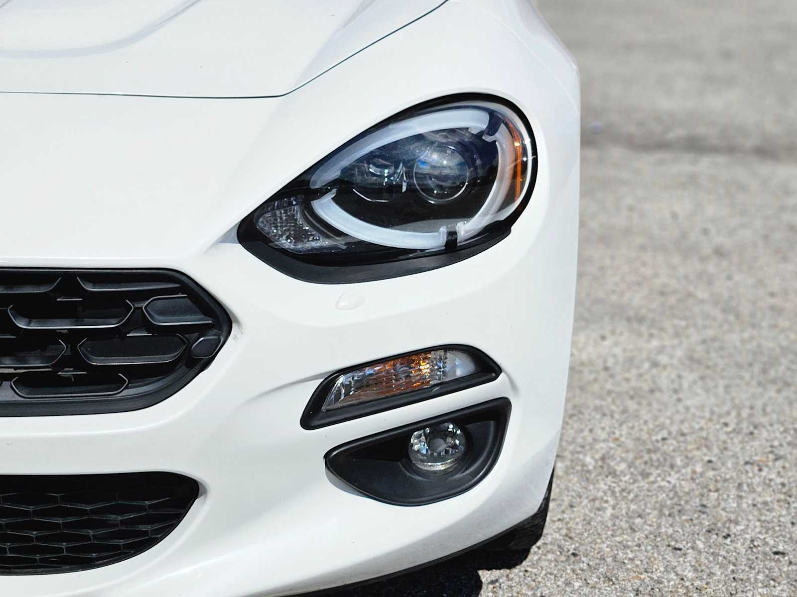 Thumbnail: 2019 Fiat 124 Spider - 11