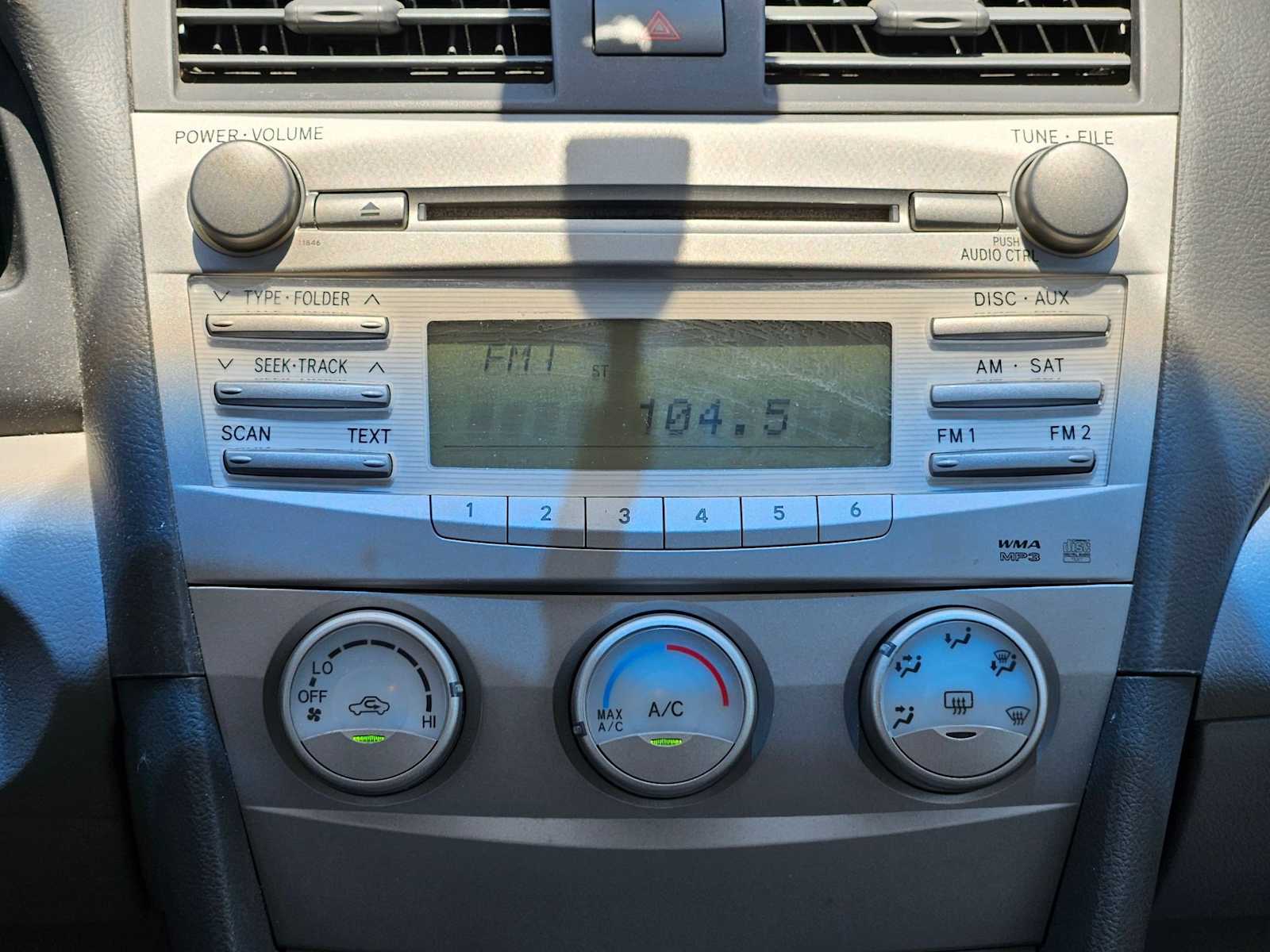 Thumbnail: 2011 Toyota Camry - 23